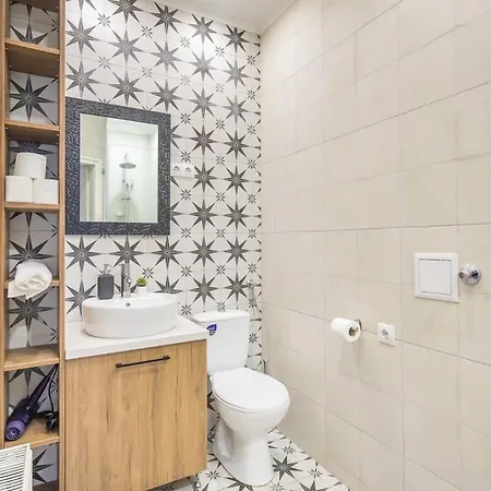 Chic - - Modern - Stylish