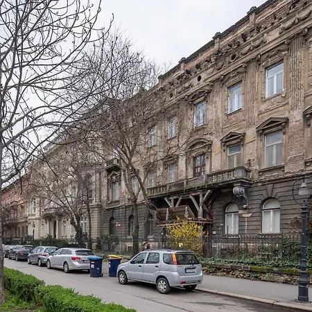 Chic - - Modern - Stylish Budapest